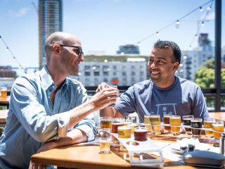 Isi lasa deoparte responsabilitatile pentru ei