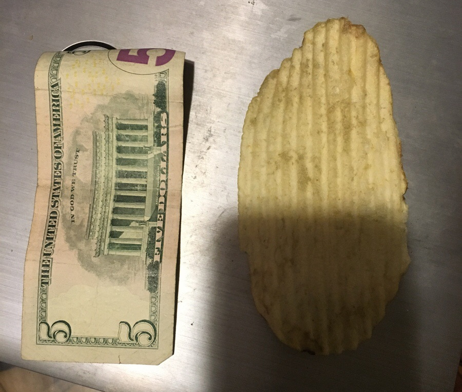 Un chips cat o bacnota
