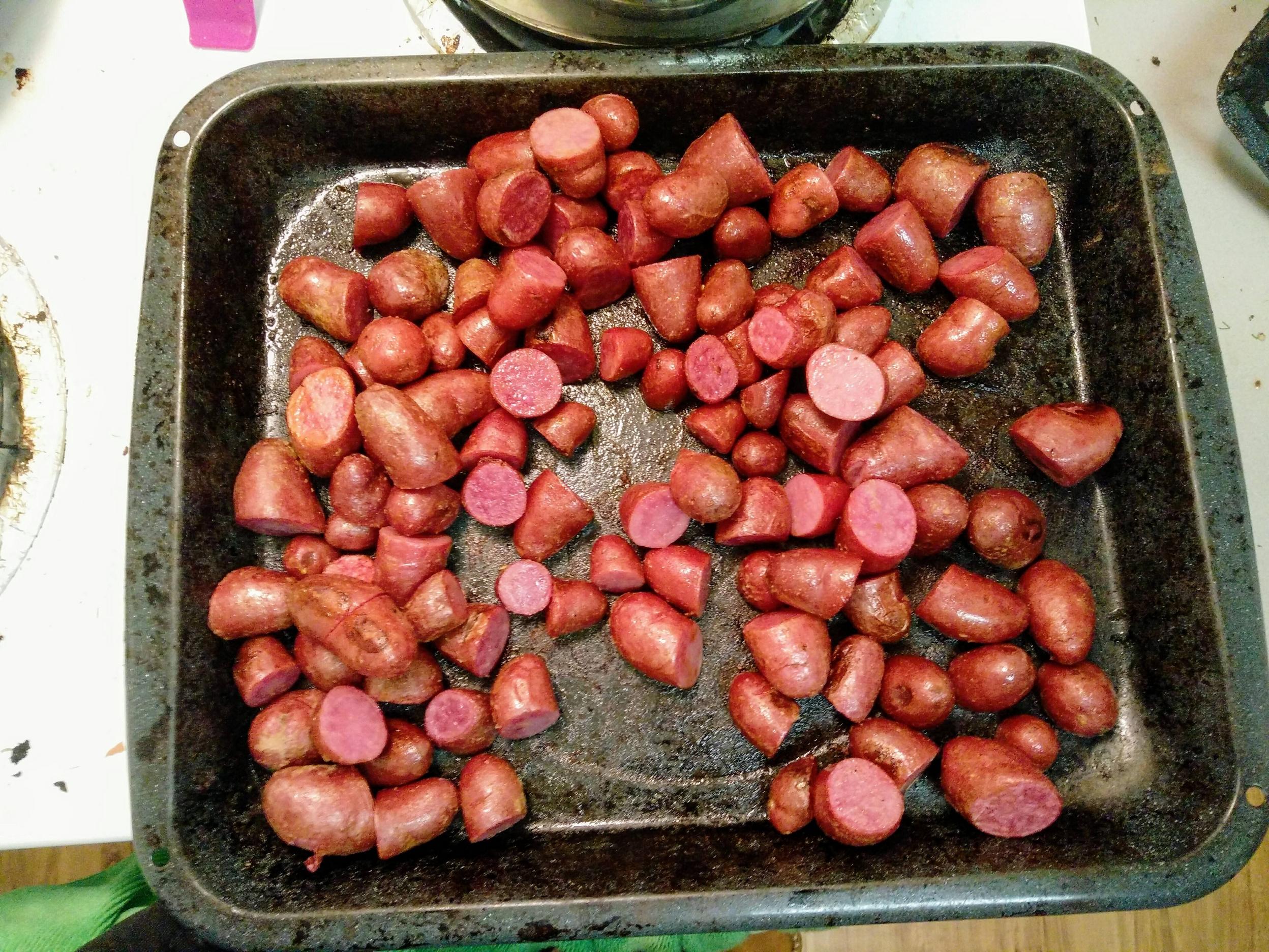 Acesti cartofi rosii seamana cu niste carnati taiati