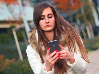 Raspunde cu intarziere