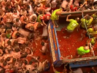 La Tomatina, in Spania