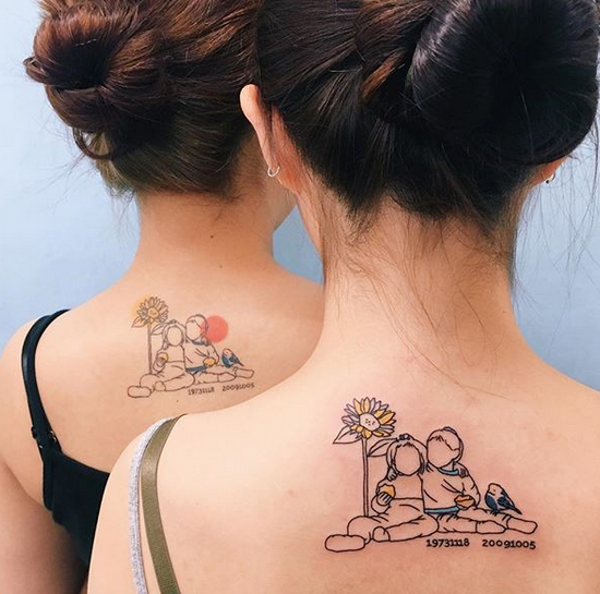 Surorile si-au facut un tatuaj cu o poza de-a lor din copilarie