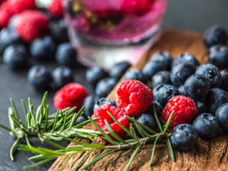 Pentru femei: fructe de padure