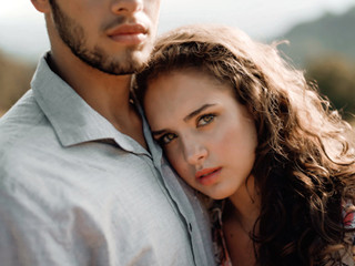 Invata cum sa oferi sprijin si sa nu te judeci aspru nici pe tine, nici pe partenerul care sufera de depresie