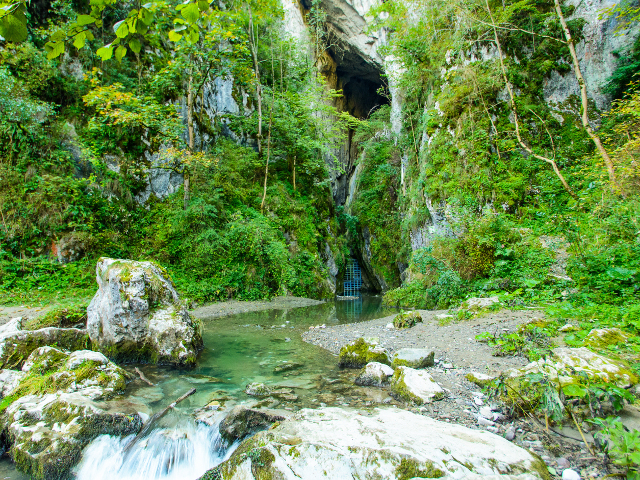 Pestera Huda lui Papara si Vanatarile Ponorului