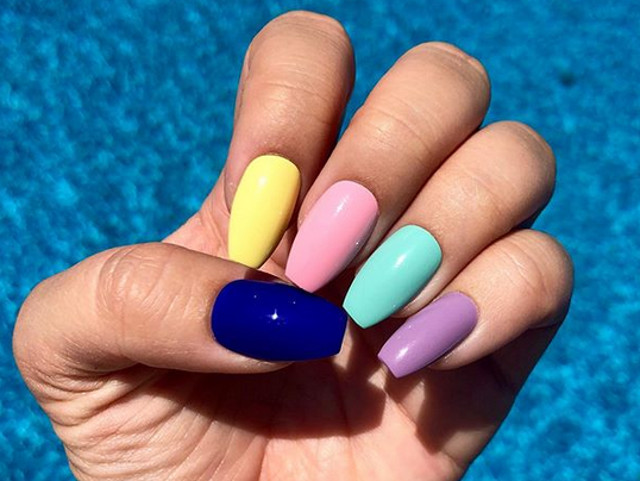 Atunci cand nu te poti decide ce culoare sa folosesti