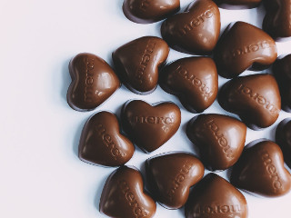 Ciocolata iti poate aduce mai multa fericire decat iubirea