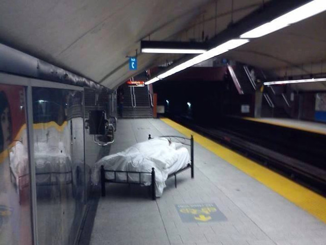 Dimineata la metrou