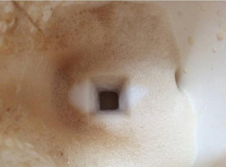 Turnul din cafea sau ce se intampla cand un cub de zahar cade in spuma