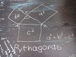 Teorema lui Pitagora - cine a formulat-o?