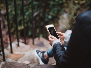 Folosesti telefonul foarte multe ore