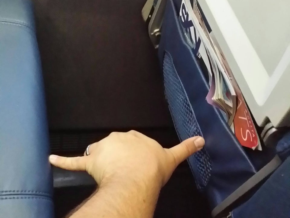 Nu prea ai loc sa iti tii picioarele acolo