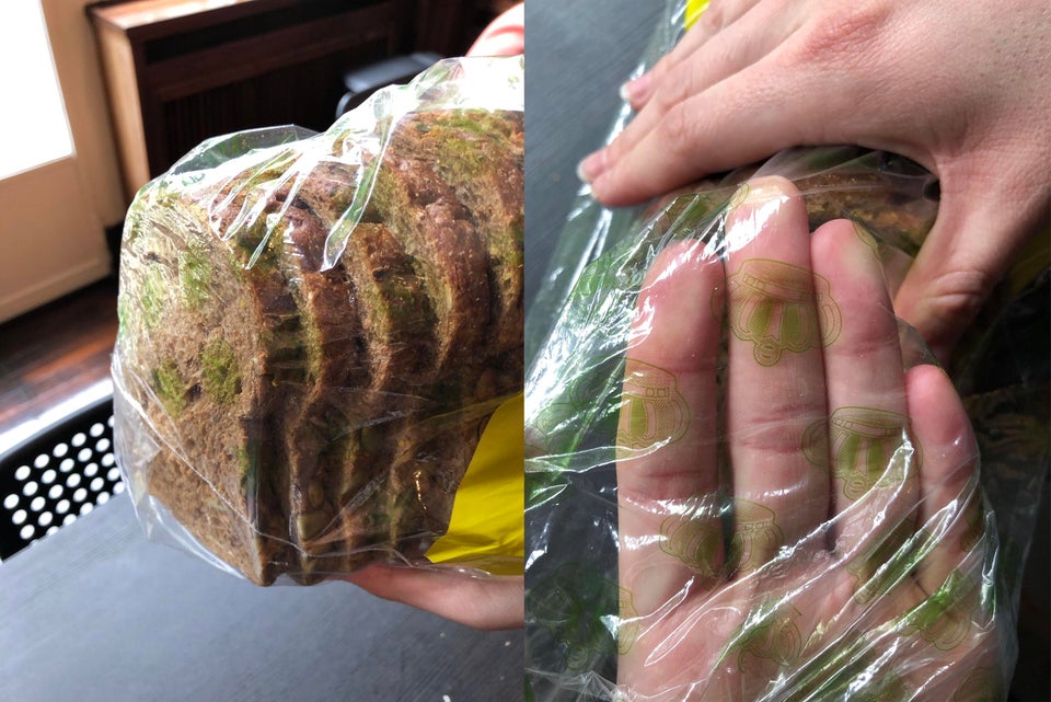 Ambalajul acesta face painea sa para mucegaita