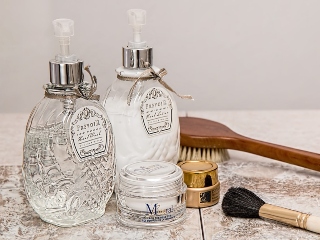Produse cosmetice vechi