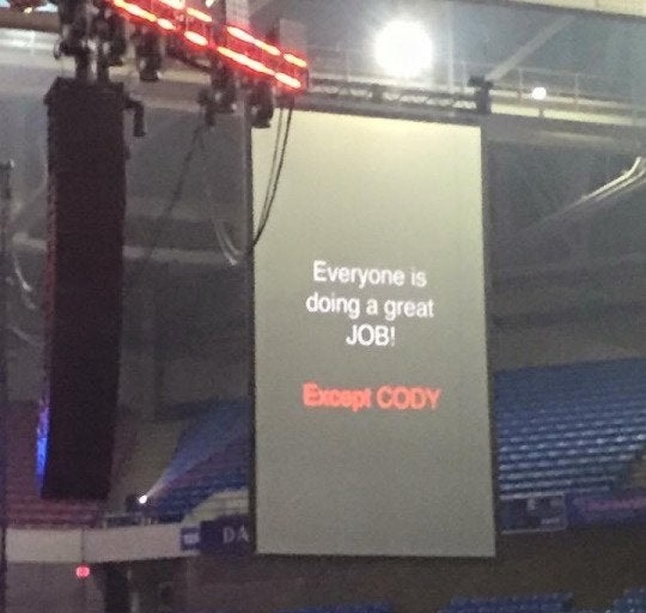 Mesajul unui sef pentru angajati: "Toata lumea face o treaba excelenta... mai putin Cody".