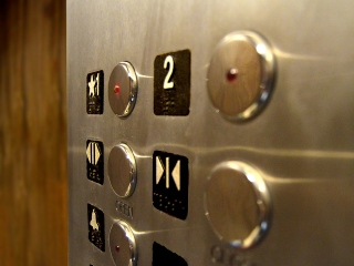 Butoanele de la lift