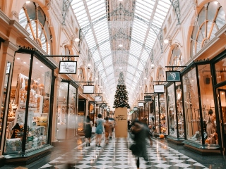 Declinul centrelor comerciale