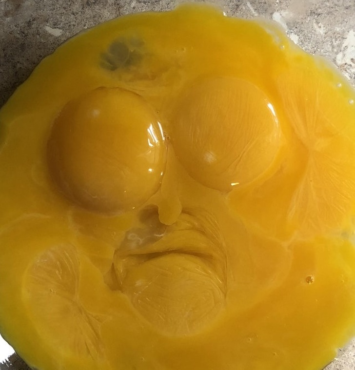 Acestea sunt niste galbenusuri foarte triste