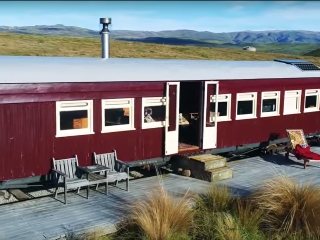 Casa din vagoane de tren