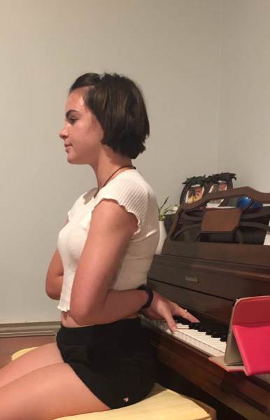 Sta cu fata, sau cu spatele?