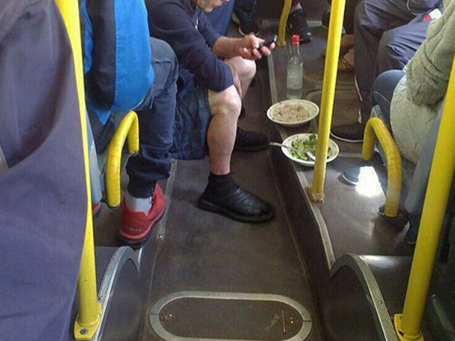 Pranzul in mijloacele de transport in comun