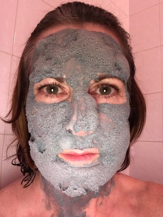 Cateodata, de dragul frumusetii, femeile trebuie sa se transforme in monstrii