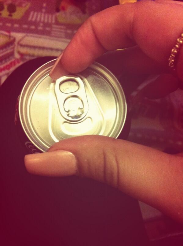 Inca o situatie in care unghiile lungi nu sunt de ajutor