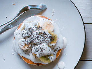 In clatite, biscuiti sau prajituri