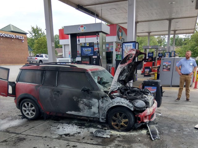 Masina unui barbat, a doua zi dupa ce a platit peste 2.000 de dolari pentru a o repara