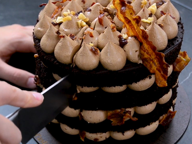 Tort cu ciocolata si bacon