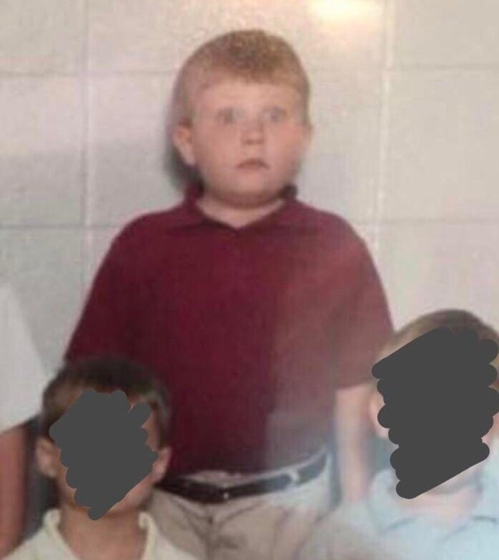 Mama imi spusese sa nu clipesc la poza