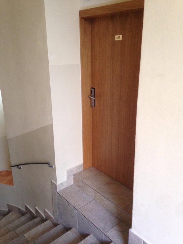 Iesirea din aceasta camera este extrem de periculoasa