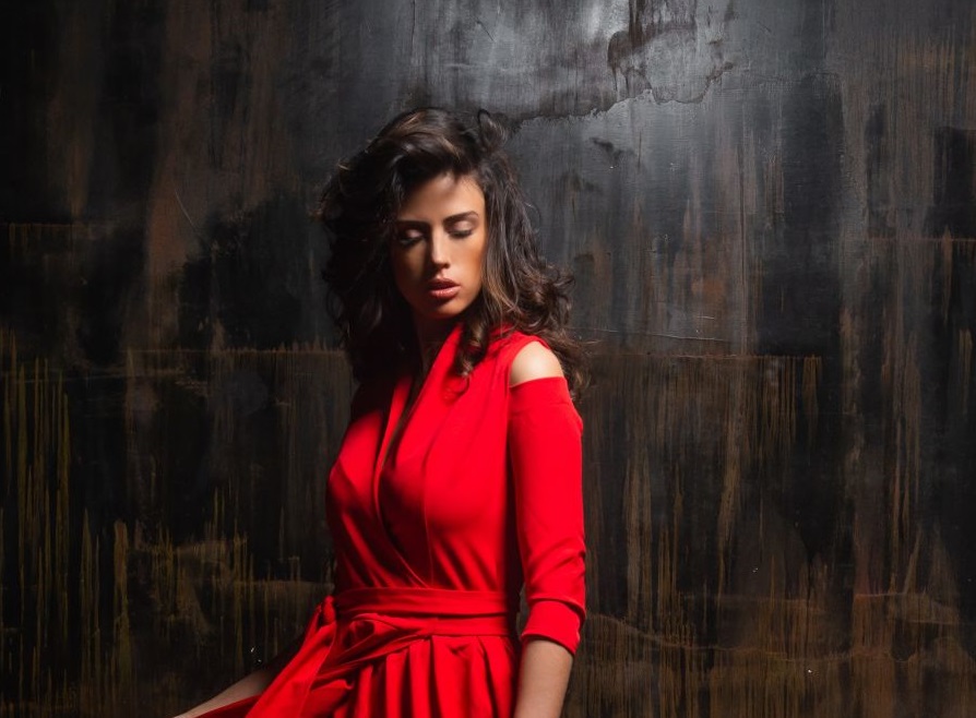 Poarta ceva nou si ceva rosu