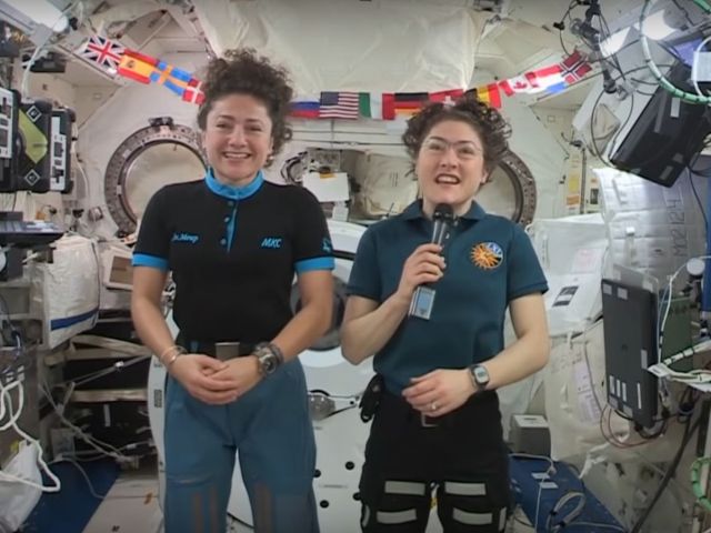 Prima iesire in spatiu exclusiv feminina