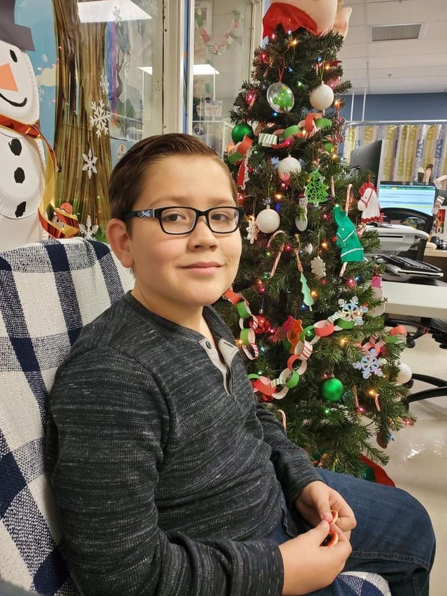 Dupa 3 ani si jumatate, baietelul a reusit sa invinga lupta cu cancerul