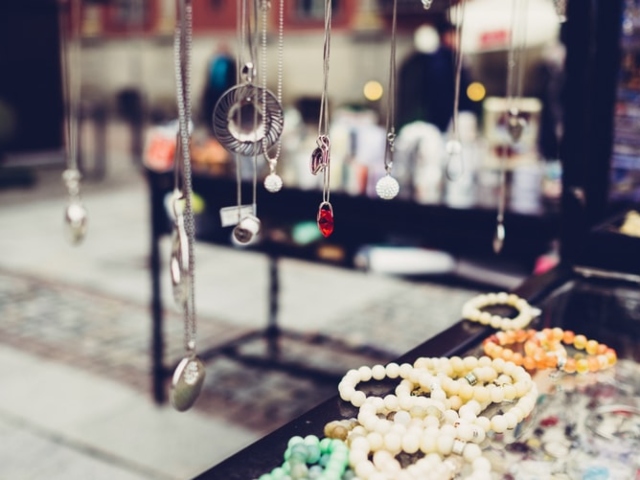 Bijuterii ieftine de proasta calitate