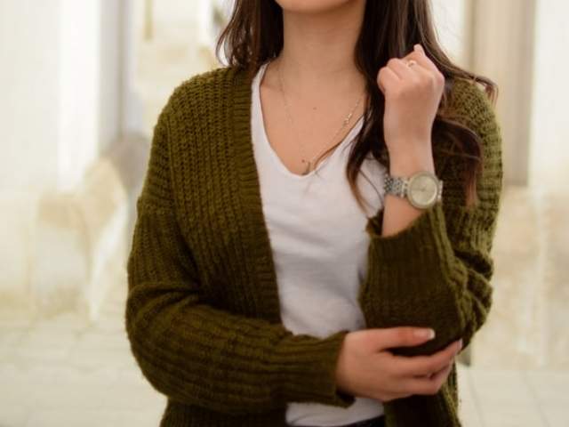 Cardiganele subtiri inchise cu nasturi