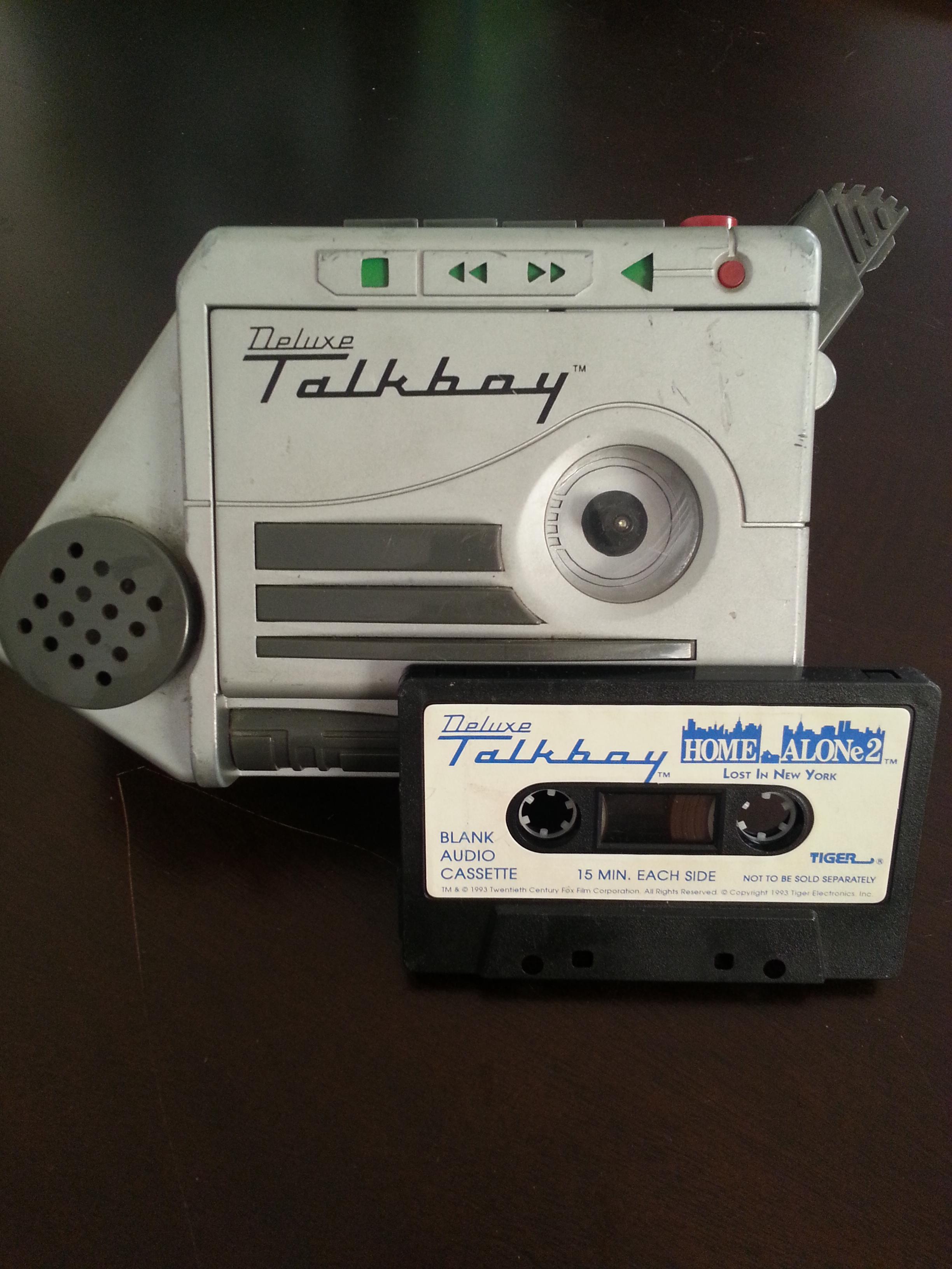 2. Caseta audio din anii 1990 functioneaza ca la inceput