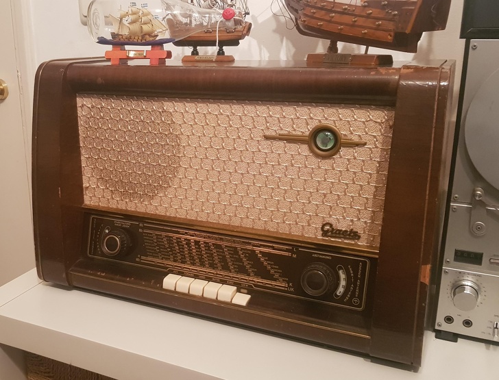 12. Muzica acestui radio, cumparat in anii 1940, se aude incredibil