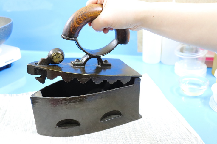 15. Fier de calcat vehi de peste 100 de ani