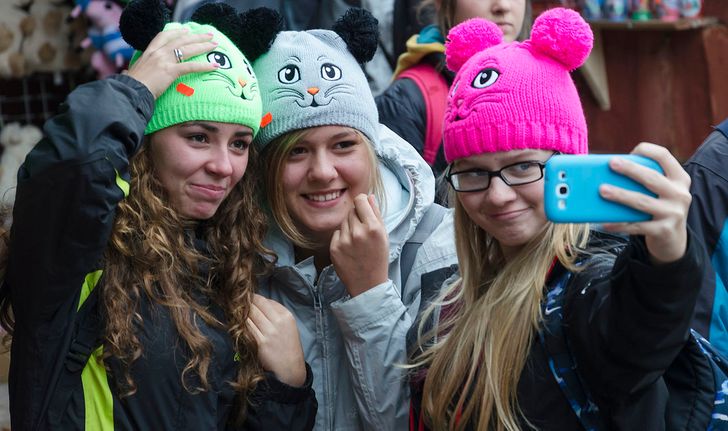 Pampoanele de pe caciuli