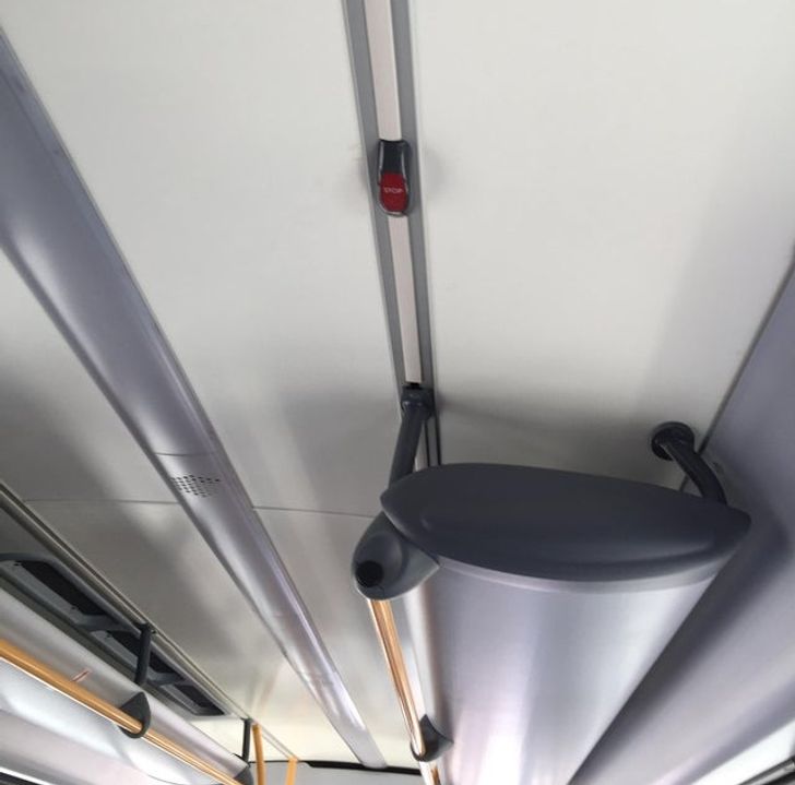 „Butonul de oprire din autobuzul meu...”