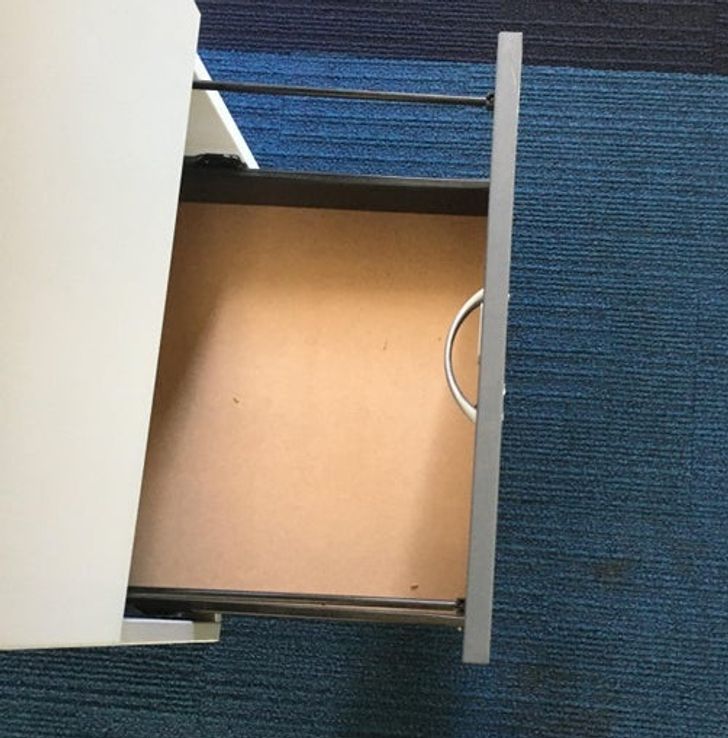 „Sertarul din sala mea de cursuri”