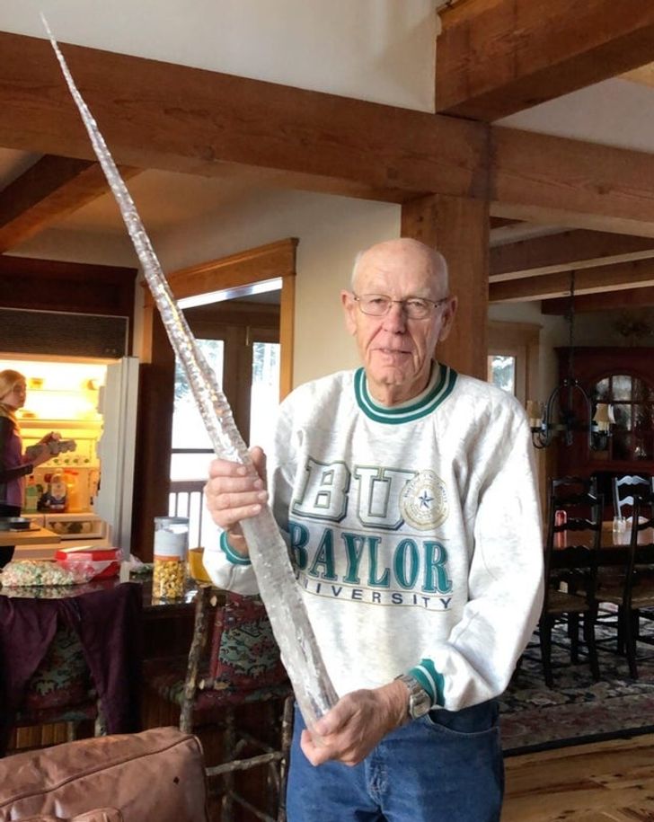 „Bunicul meu a găsit un țurțur foarte mare”