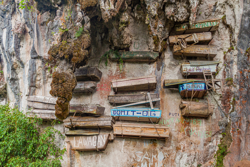 5. Sicriele suspendate, Filipine