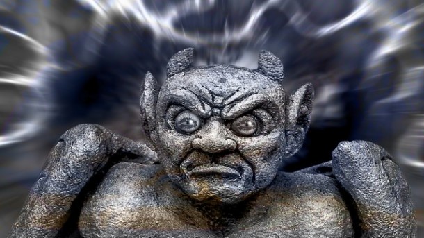 Fuge norocul de tine, ca dracul de ...