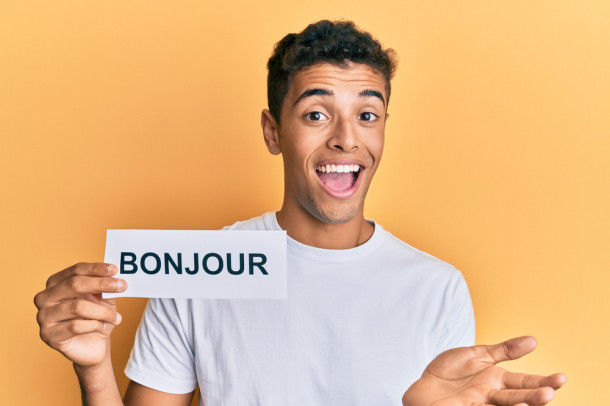 Cuvântul „bonjour” înseamnă „bună” în limba...