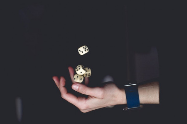 Cum se traduce în latină expresia „Zarurile au fost aruncate”?