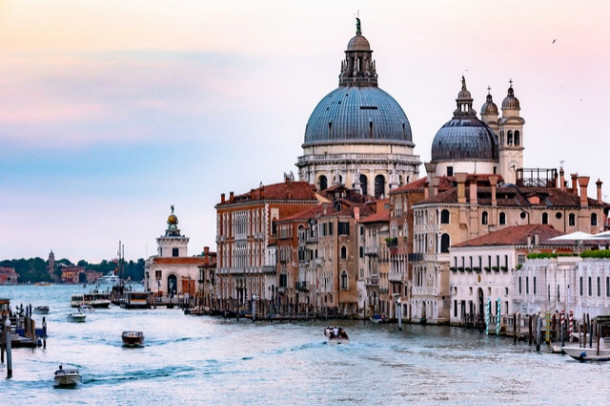 Care este capitala Italiei?