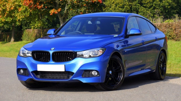 Ce roată nu se învârte niciodată la dreapta?